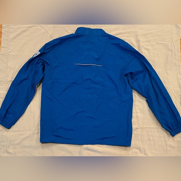 Men’s Core 365 Windbreaker - Picture 4 of 5